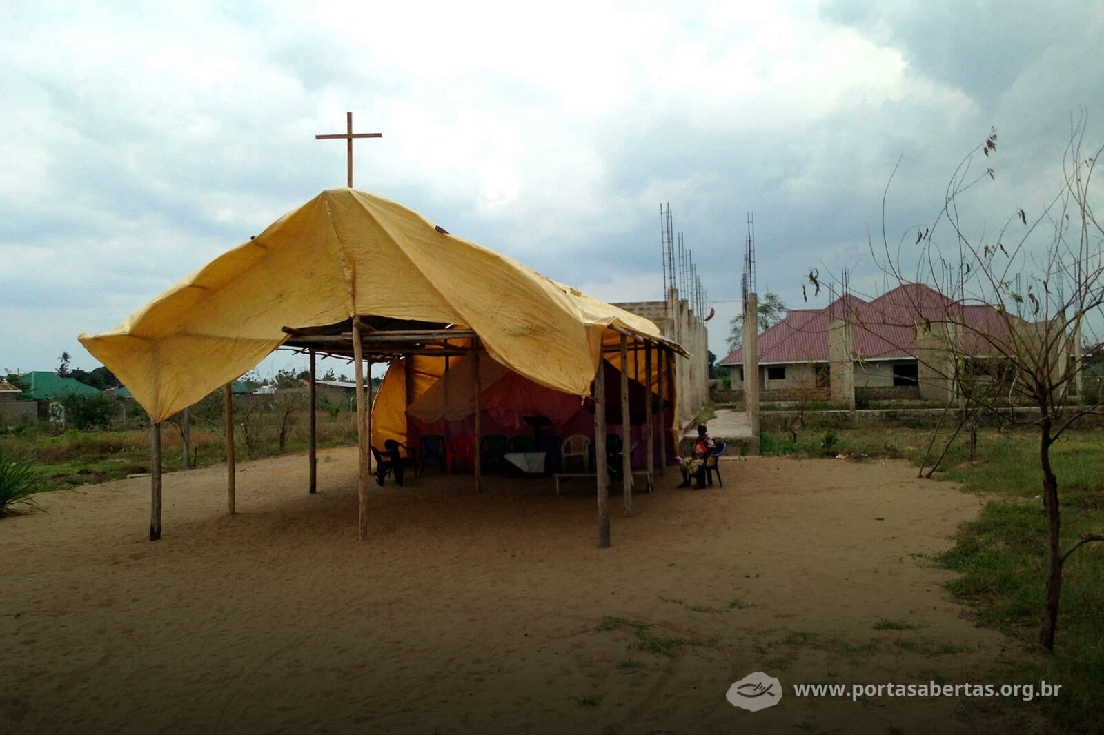 As atividades da igreja são monitoradas na Tanzânia, especialmente pelas autoridades do Estado