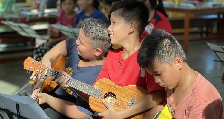 Projeto de música transforma a vida de crianças na Malásia